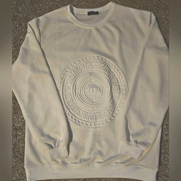 AOWOFS White Sweatshirt sz large - Picture 6 of 7